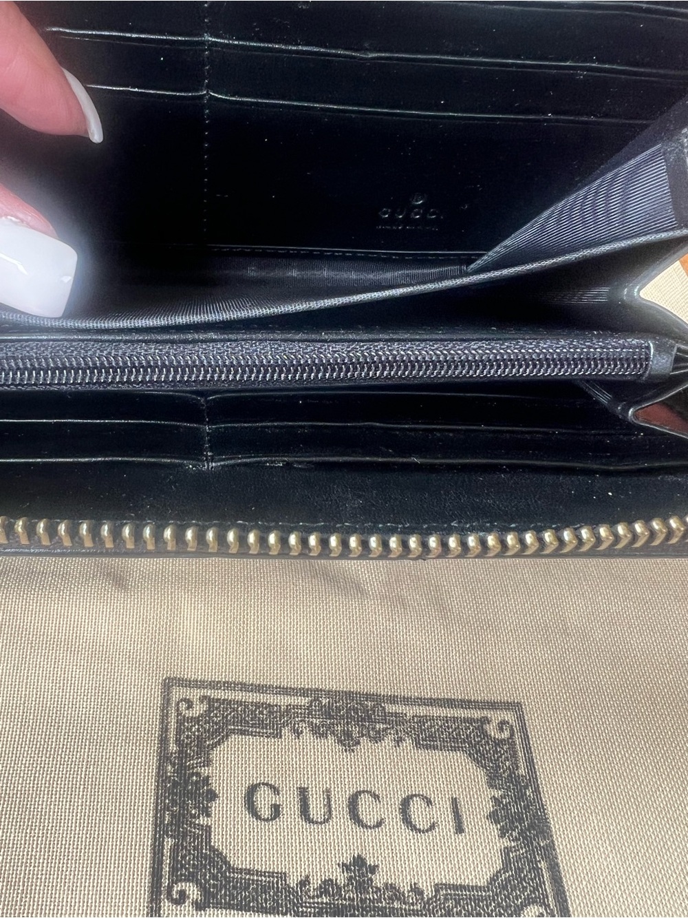 Authentic! Gucci Black Leather GG Marmont Zip Around Wallet. New. - Picture 13 of 13
